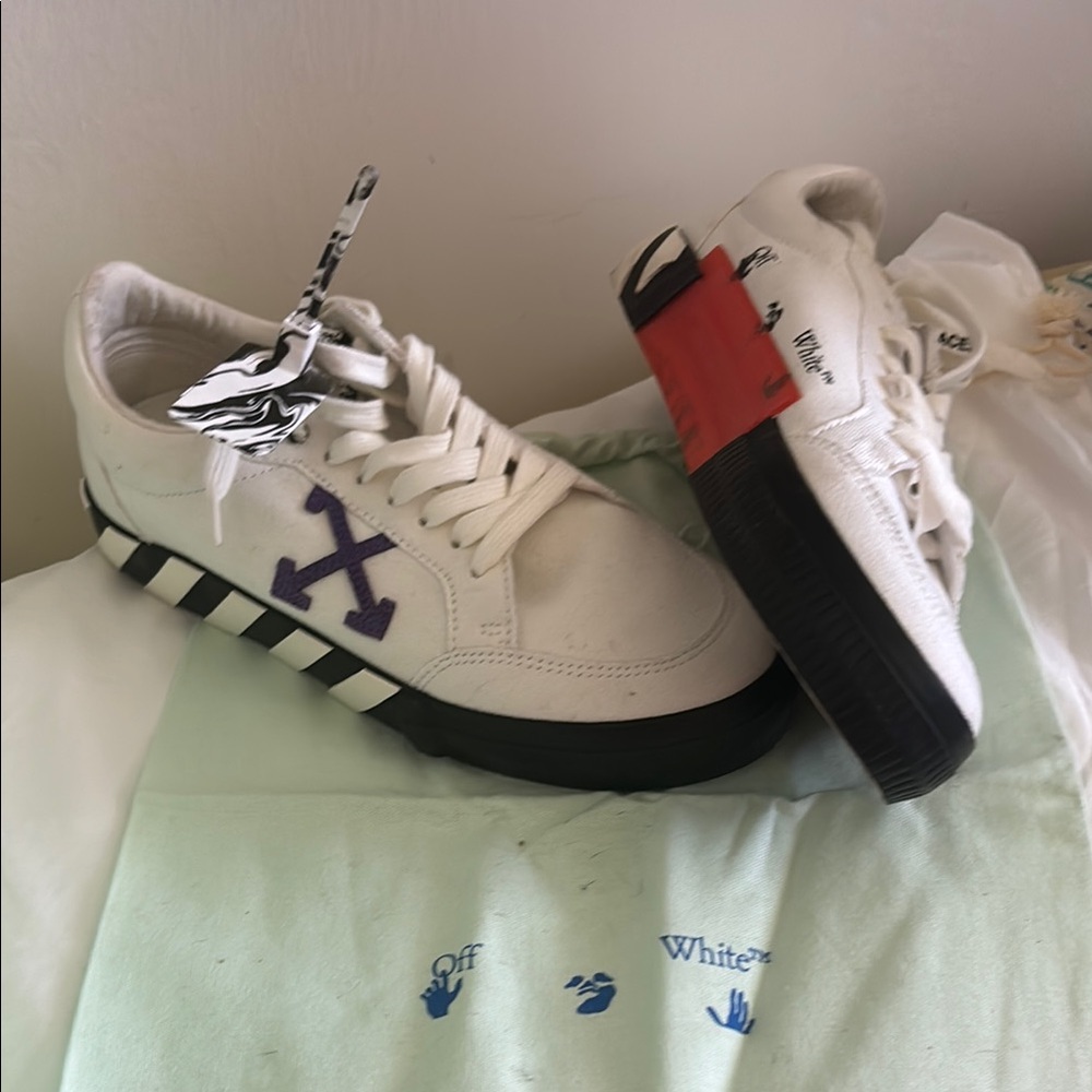 Off-White White and Black Sneakers